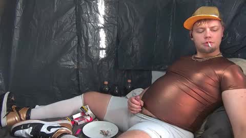 Snapshot of cravingboy chatting on 10.31.25 robin online show from 10.31.25