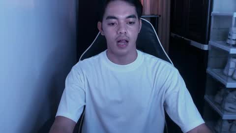 Snapshot of crazyasiancum chatting on 12.04.24 Zion online show from 12.04.24