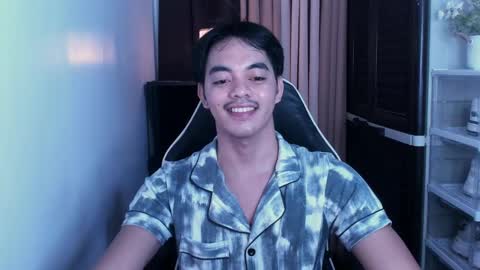 Snapshot of crazyasiancum chatting on 12.12.24 Zion online show from 12.12.24