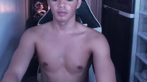 Snapshot of crazyasiancum chatting on 02.12.25 Zion online show from 02.12.25