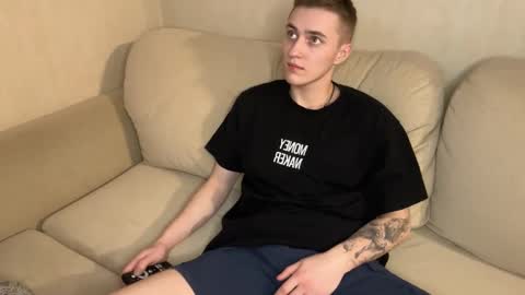 Snapshot of crazybottom99 chatting on 12.11.24 Alex online show from 12.11.24