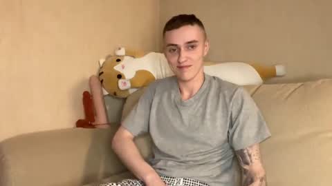 Snapshot of crazybottom99 chatting on 01.10.25 Alex online show from 01.10.25