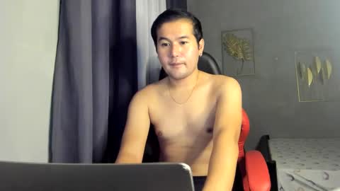 BareCreamyCum online show from 12.22.24