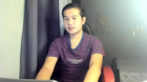 BareCreamyCum online show from 12.22.24