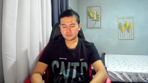 BareCreamyCum online show from 02.05.25