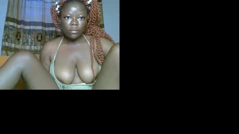 Snapshot of creamypussyxx chatting on 11.19.25 creamypussyxx online show from 11.19.25