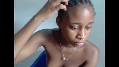 creamyxmuffin online show from 10.21.25