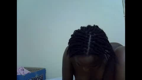 Snapshot of creamyypussyy chatting on 09.26.25 creamyypussyy online show from 09.26.25