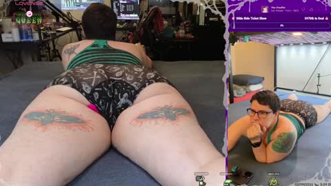 Snapshot of creepycrawlyqueen chatting on 02.04.25 Amethyst online show from 02.04.25