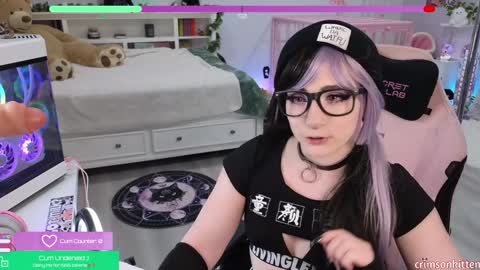 Snapshot of crimsonkitten chatting on 01.16.25 Crimson Kitten online show from 01.16.25