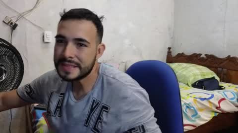 Snapshot of cris_simons chatting on 12.24.24 cris_simons online show from 12.24.24