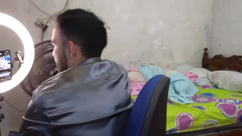 Snapshot of cris_simons chatting on 12.31.24 cris_simons online show from 12.31.24