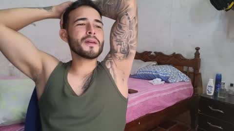 Snapshot of cris_simons chatting on 02.05.25 cris_simons online show from 02.05.25