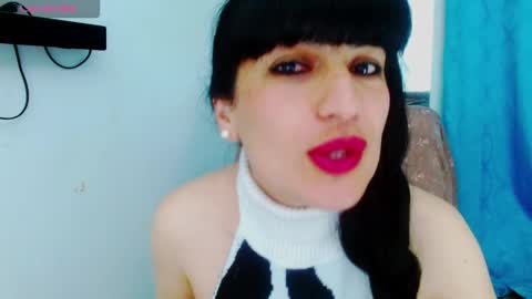 Snapshot of cristina_connor chatting on 09.22.25 Cristina online show from 09.22.25