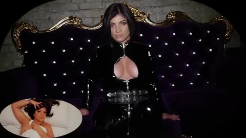 Snapshot of cristinann chatting on 01.29.25 Cristin online show from 01.29.25