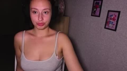 Snapshot of crystallkris chatting on 09.22.25 Kristina online show from 09.22.25