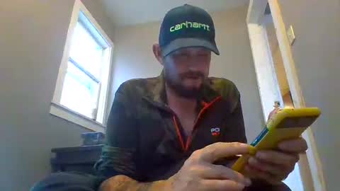 Snapshot of cuntreeboy68 chatting on 12.11.24 Bash online show from 12.11.24