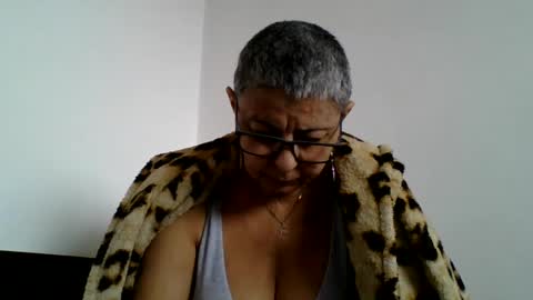 couple online show from 01.23.25