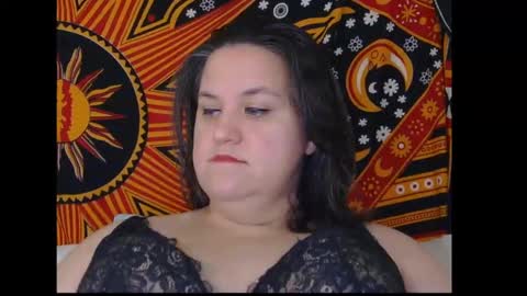 Snapshot of curvyflora chatting on 10.01.25 CurvyFlora online show from 10.01.25