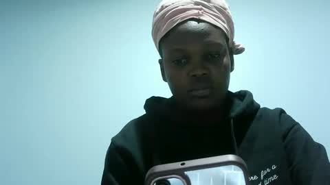 Snapshot of cute_roxie chatting on 02.11.25 cute_roxie online show from 02.11.25