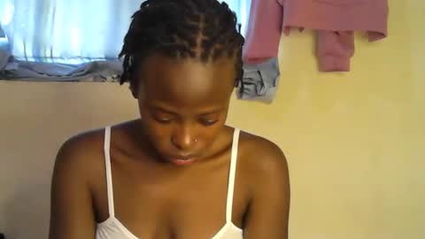 Snapshot of cute_sonny chatting on 10.15.25 cute_sonny online show from 10.15.25