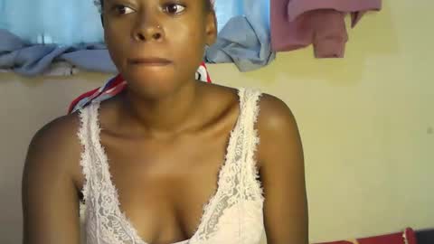 Snapshot of cute_sonny chatting on 10.19.25 cute_sonny online show from 10.19.25