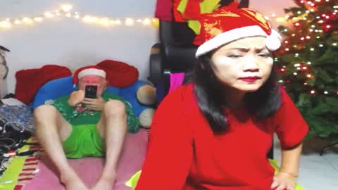 Snapshot of cuteandsexyone chatting on 12.28.24 CuteAndSexyOne Na and Brian online show from 12.28.24