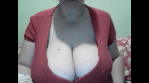 Snapshot of cutejessytom chatting on 01.09.25 Jessy online show from 01.09.25