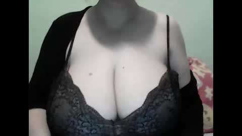Snapshot of cutejessytom chatting on 02.13.25 Jessy online show from 02.13.25