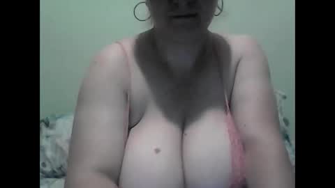 Snapshot of cutejessytom chatting on 10.07.25 Jessy online show from 10.07.25