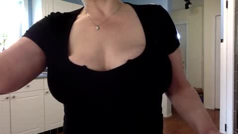 CuteNlil online show from 09.22.25