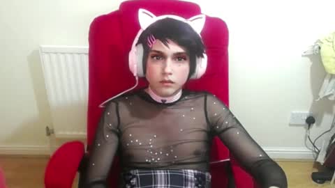 Snapshot of cutest_princess chatting on 10.09.25 cutest_princess online show from 10.09.25