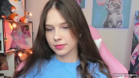 Snapshot of cutierori chatting on 12.13.24 Rori  Instagram cutierori  online show from 12.13.24