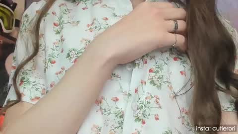 Snapshot of cutierori chatting on 03.01.25 Rori  Instagram cutierori  online show from 03.01.25