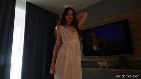 Snapshot of cutierori chatting on 09.18.25 Rori  Instagram cutierori  online show from 09.18.25