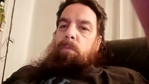 Snapshot of d1988 chatting on 02.04.25 D online show from 02.04.25