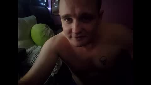 Snapshot of d3ath_follows_all chatting on 11.12.25 tilD3ATHdoWEpart online show from 11.12.25