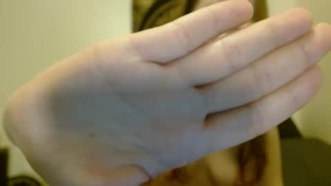 Snapshot of d_a_i_s_y chatting on 02.04.25 Daisy online show from 02.04.25