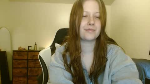 Snapshot of d_a_i_s_y chatting on 03.05.25 Daisy online show from 03.05.25