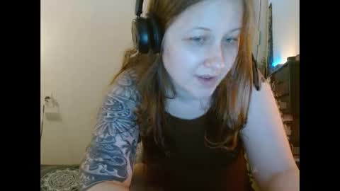 Snapshot of d_a_i_s_y chatting on 03.09.25 Daisy online show from 03.09.25