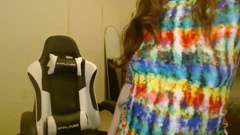 Snapshot of d_a_i_s_y chatting on 03.10.25 Daisy online show from 03.10.25