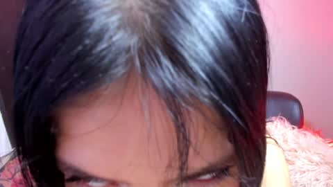 Snapshot of daahanna_ chatting on 12.14.24 Ailyn  online show from 12.14.24