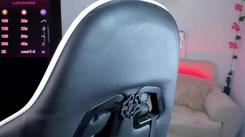 Snapshot of daahanna_ chatting on 10.02.25 Ailyn  online show from 10.02.25