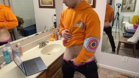 Snapshot of daddydaydrinkz chatting on 02.15.25 DaddydayDrinkz online show from 02.15.25