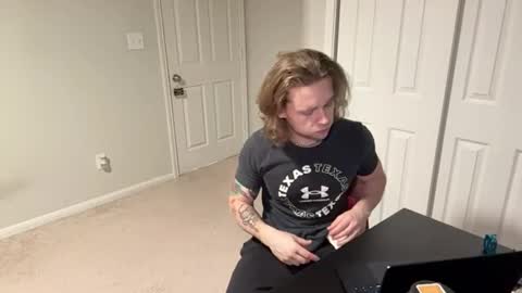 Snapshot of daddydaydrinkz chatting on 03.10.25 DaddydayDrinkz online show from 03.10.25