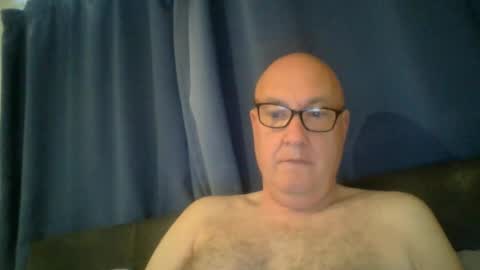 Snapshot of daddyhere4uall6 chatting on 10.12.25 daddyhere4uall6 online show from 10.12.25