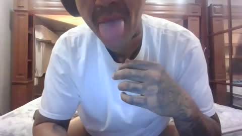 Snapshot of daddyjayare760 chatting on 12.19.24 daddyjayare760 online show from 12.19.24