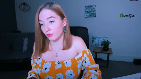 Snapshot of daisy_candy chatting on 12.20.24 Little Di online show from 12.20.24