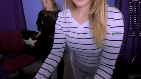 Snapshot of daisy_candy chatting on 01.28.25 Little Di online show from 01.28.25