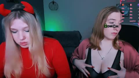 Snapshot of daisy_candy chatting on 02.02.25 Little Di online show from 02.02.25